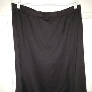 Jaclyn Smith black skirt